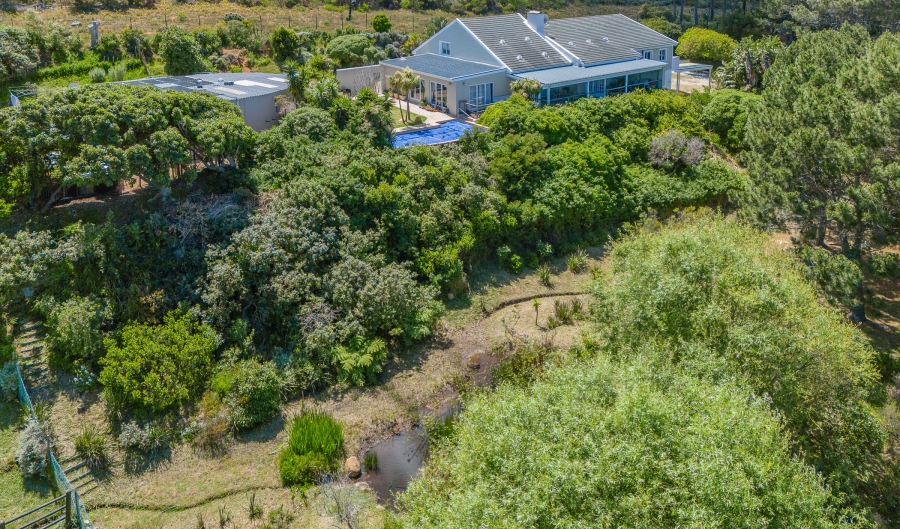 6 Bedroom Property for Sale in San Michel Western Cape